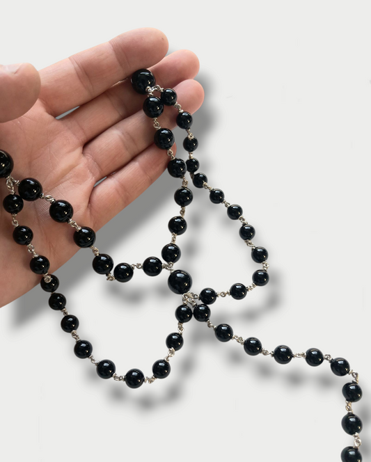 Hand held onyx necklace in silver 925