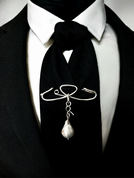 statement silver (925) art deco' inspired pin styled on a fancy tie